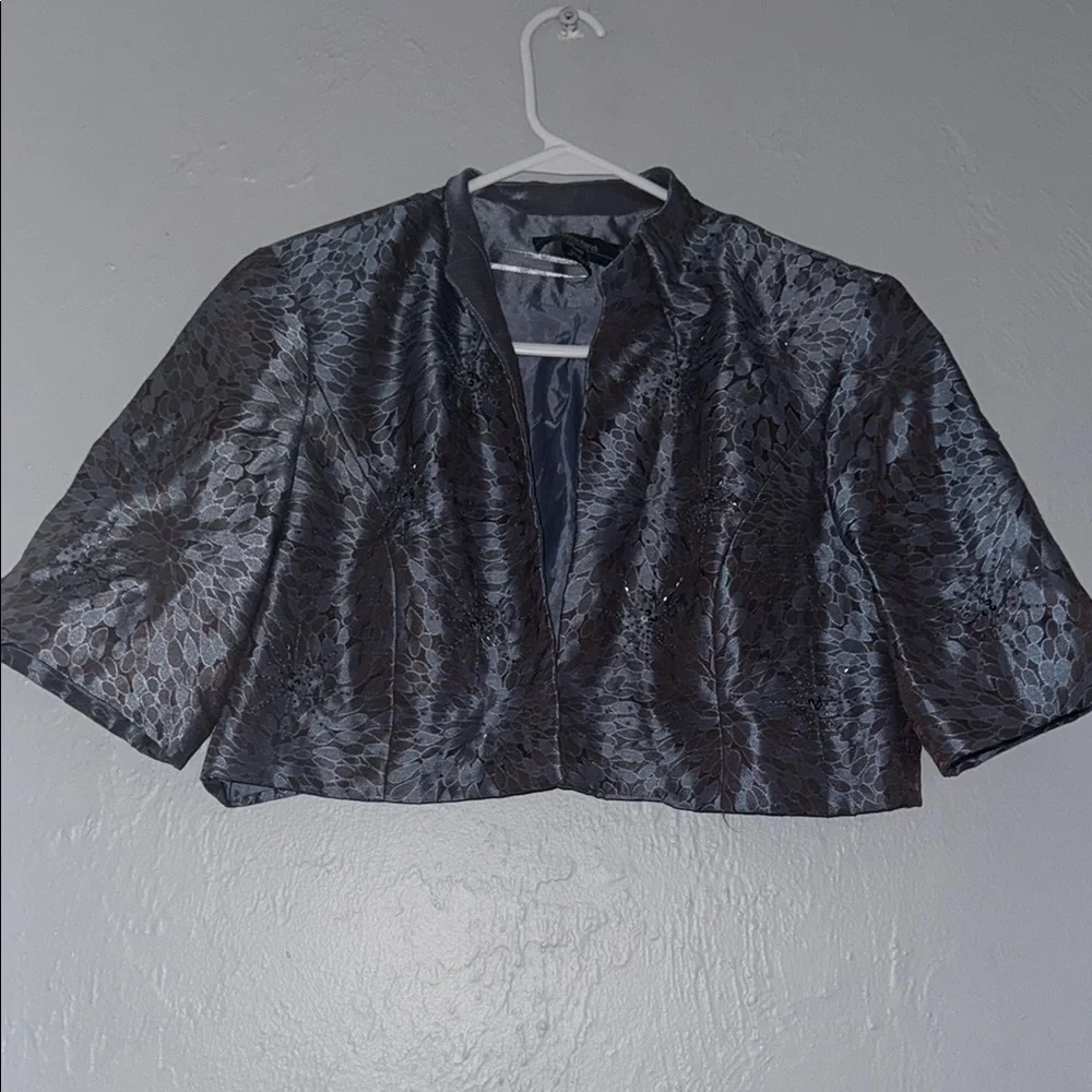 R & M Richards Black Crop Blazer with Short Sleeves 87